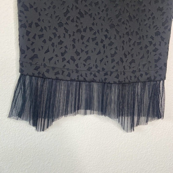 Elizabeth and James Laser Cut Asymmetric Lace Detail Sleeveless Top Sz XS - Picture 6 of 10